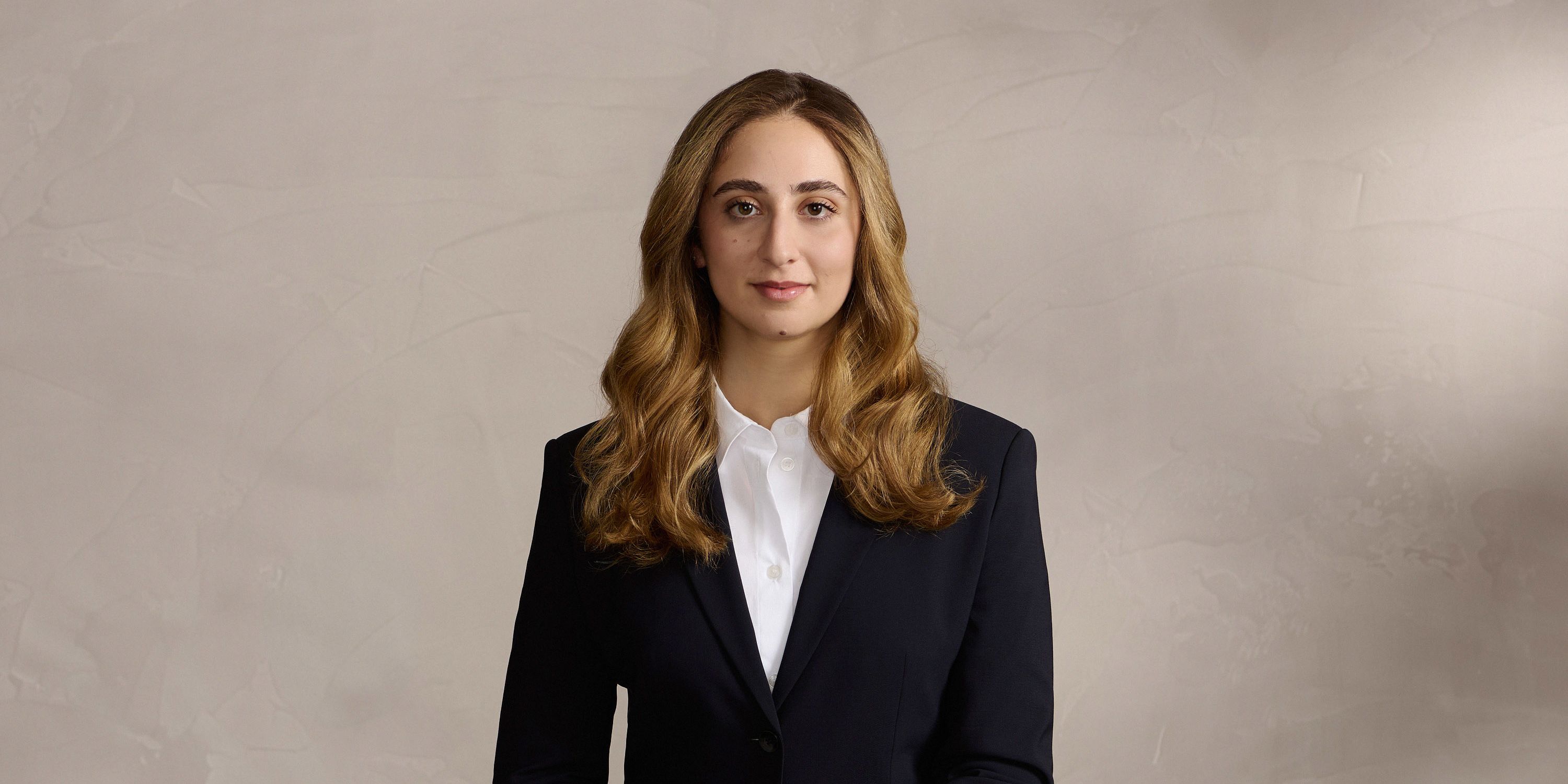 Myriam-Ammann-Jerdak_Portrait_Web_20250312_1393